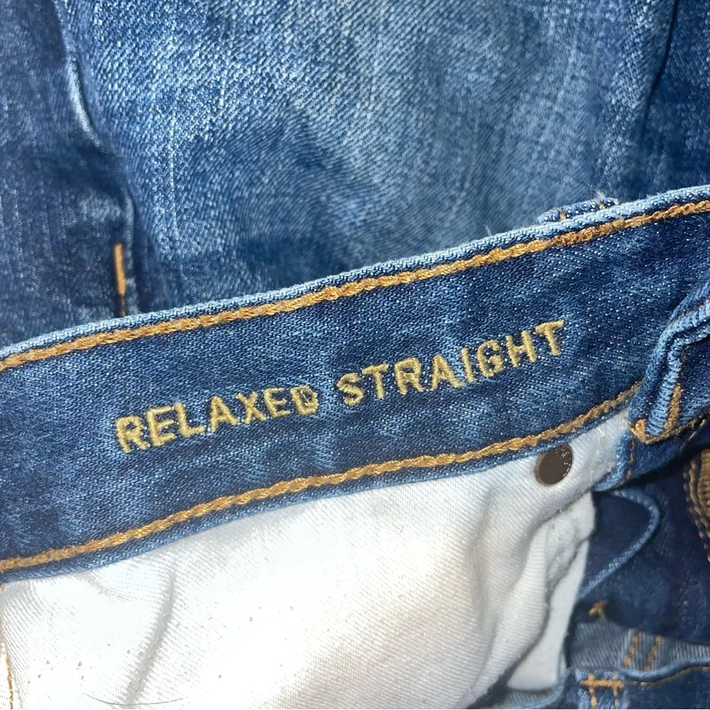 American Eagle relaxed straight men’s cut off jean shorts
